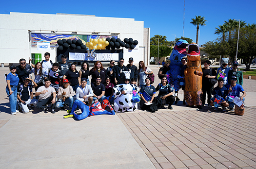 CUDDEC celebra su 16 aniversario con la primera carrera de botargas