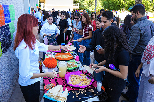 Preserva comunidad estudiantil tradiciones culturales mexicanas